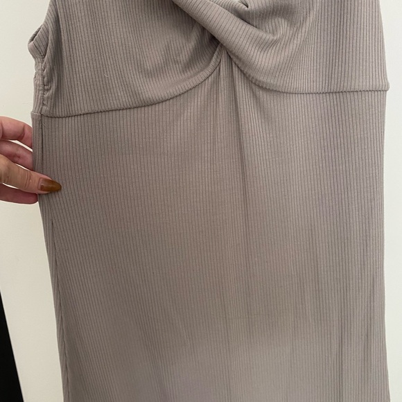 Wilfred Meridian dress, tope size large and fits small. Ribbed, worn 3 times - Picture 2 of 4